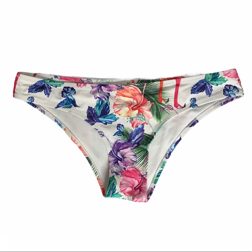 ✅SOLD-Cupshe | Bikini Bottoms x2 Bundle - Picture 3 of 8